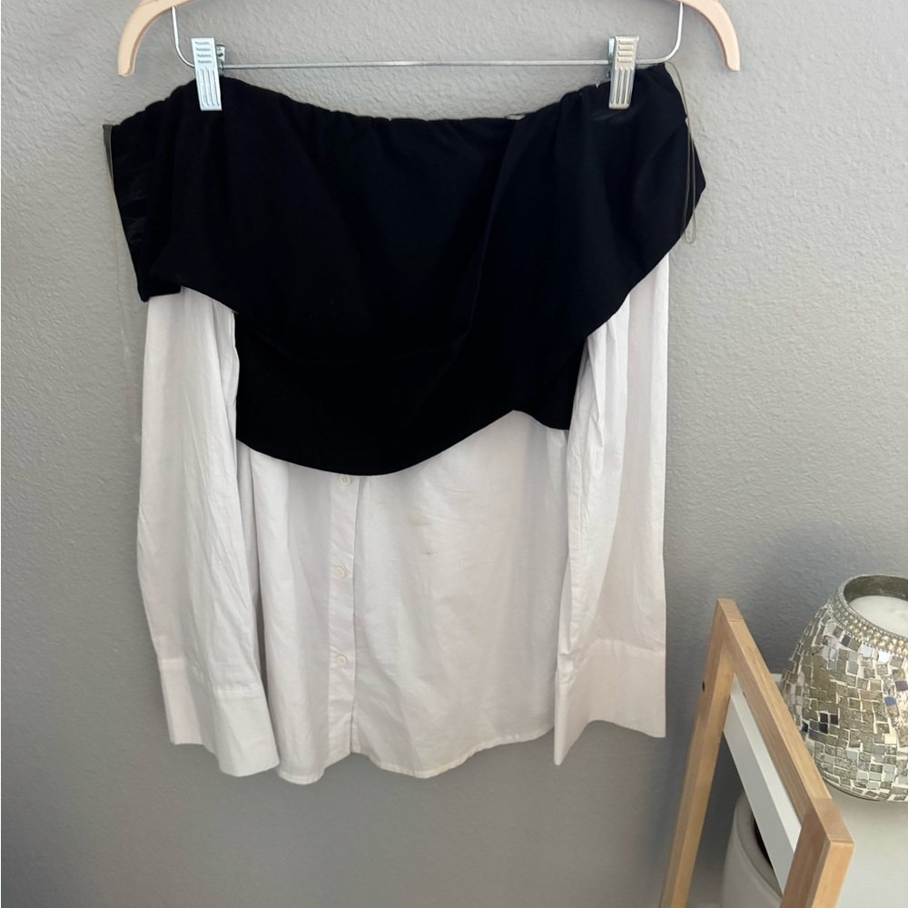 Perfect condition! Elegant Black and White Top - Picture 7 of 16